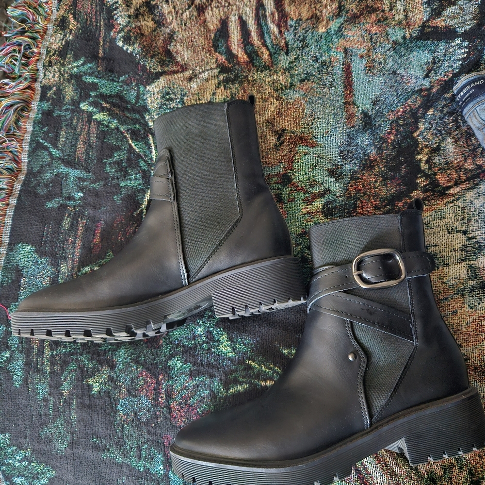 GC Shoes Black Ankle Boots